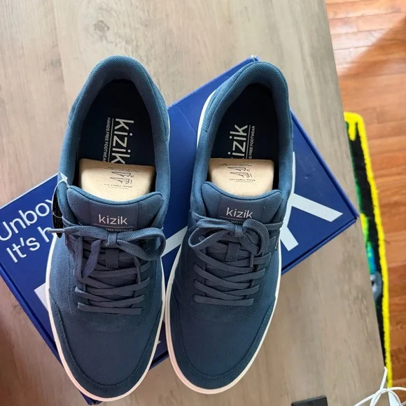 Kizik Men's Prague 2 Navy Sneakers - Picture 3 of 6